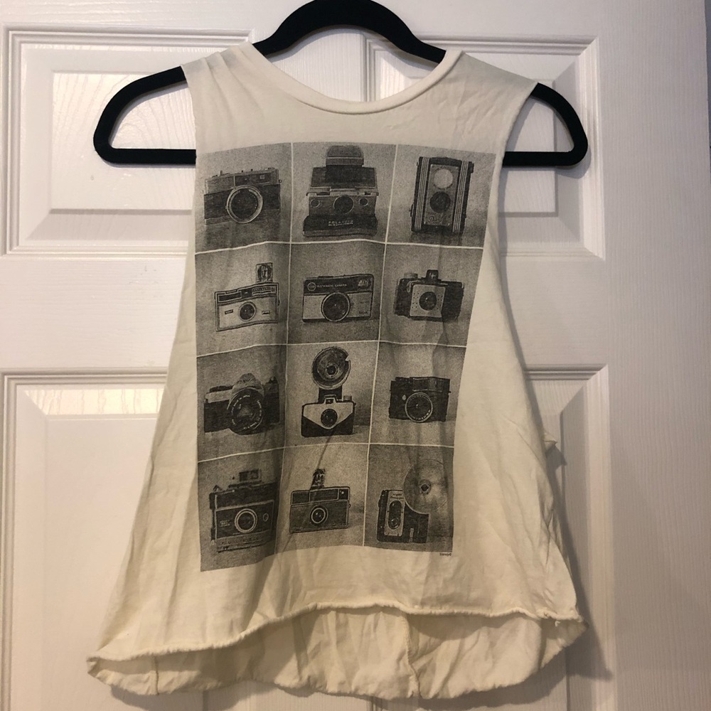 Brandy Melville Camera Muscle Tee